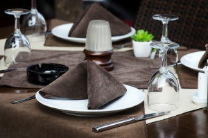 Maximizing Restaurant Ambiance with Premium Table Linens